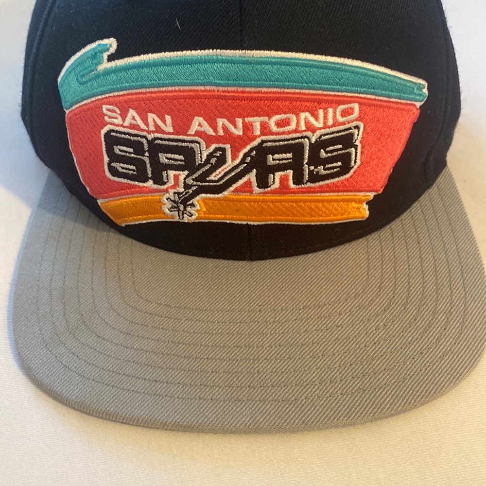 San Antonio Spurs Retro Logo Hat